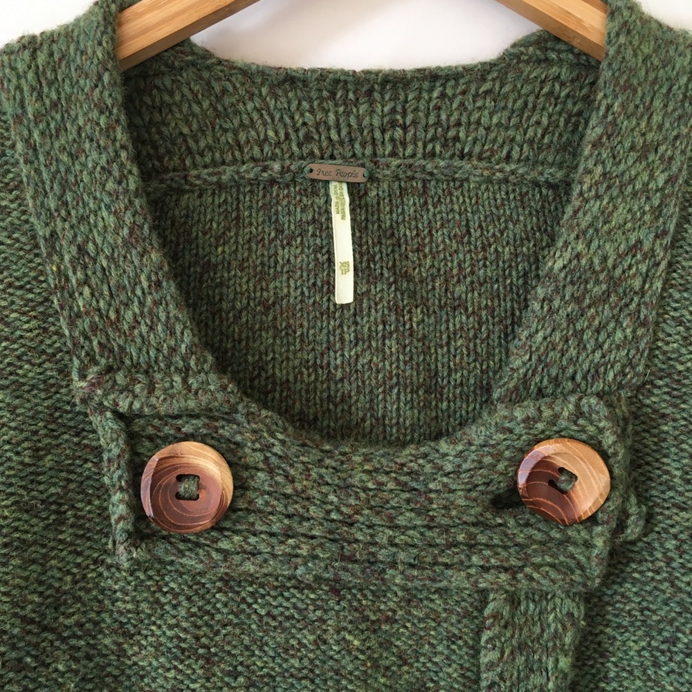 FP// vintage wool crop cardigan wood buttons XS - Picture 3 of 8